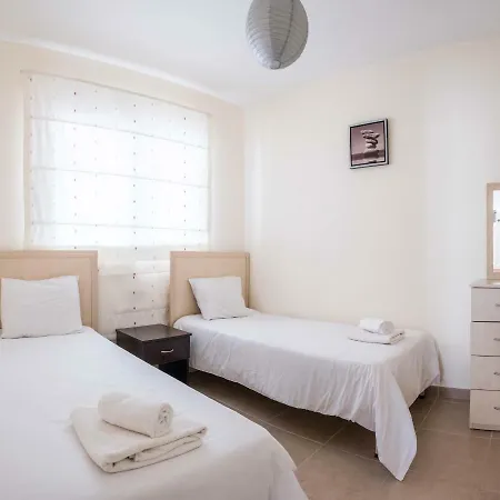 Viola Penthouse & Jacuzzi 3 Bedroom Penthouse Апартаменты