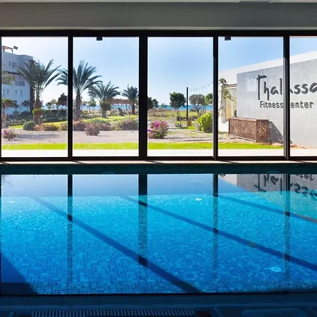 Viola Penthouse & Jacuzzi 3 Bedroom Penthouse Апартаменты Vokolidha