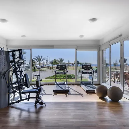 Апартаменты Viola Penthouse & Jacuzzi 3 Bedroom Penthouse